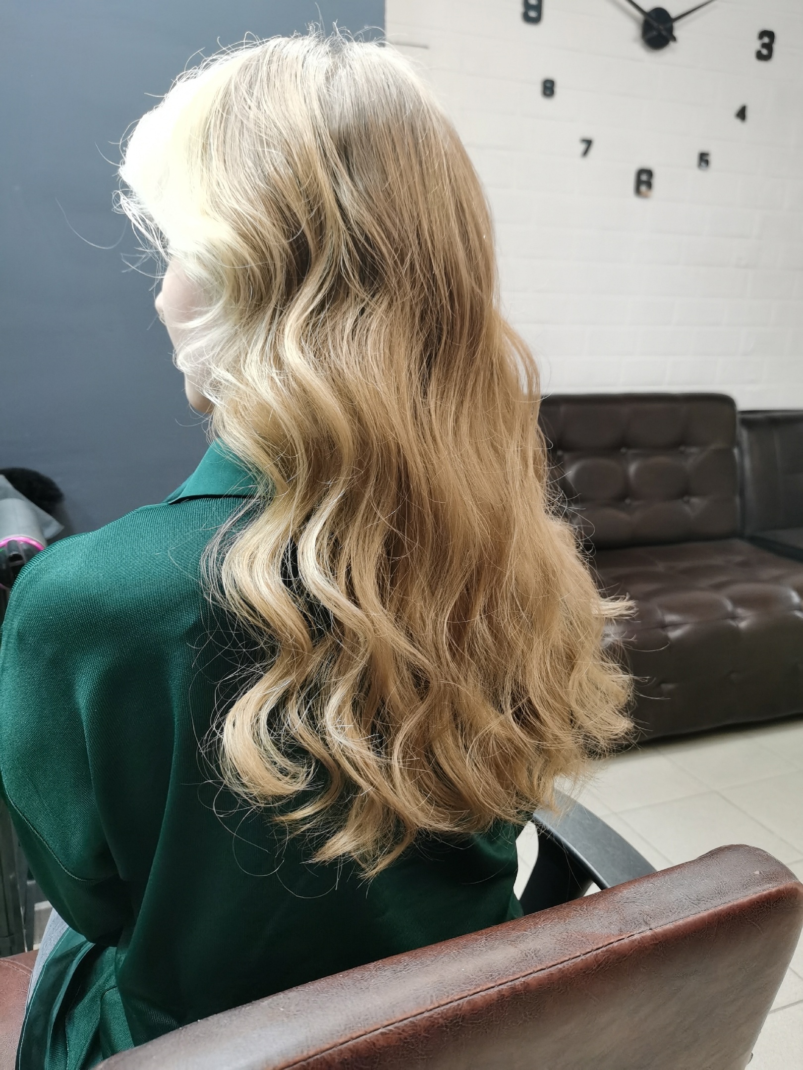 Укладка волос утюжком в салоне красоты Kiwi | Брянск